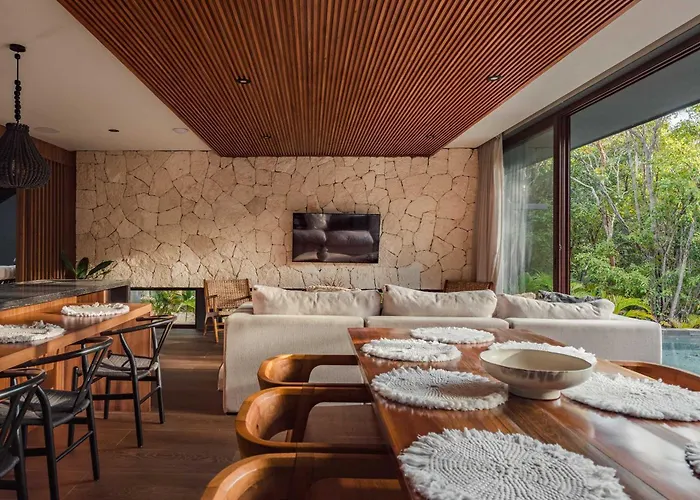 Luxury Jungle With Private Pool & Jacuzzi *